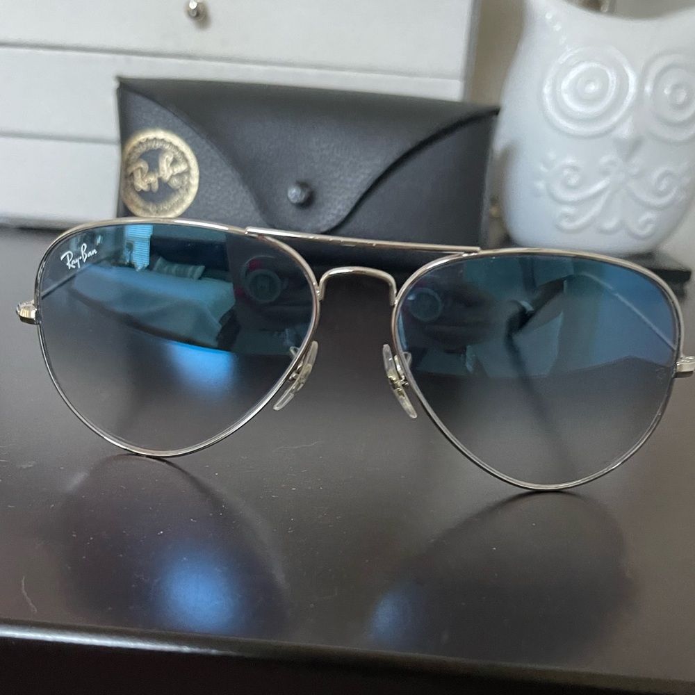 Rayban Aviator sunglasses with Rayban case